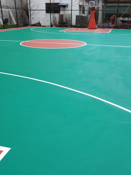 邳州 球场长期使用易出现地面开裂